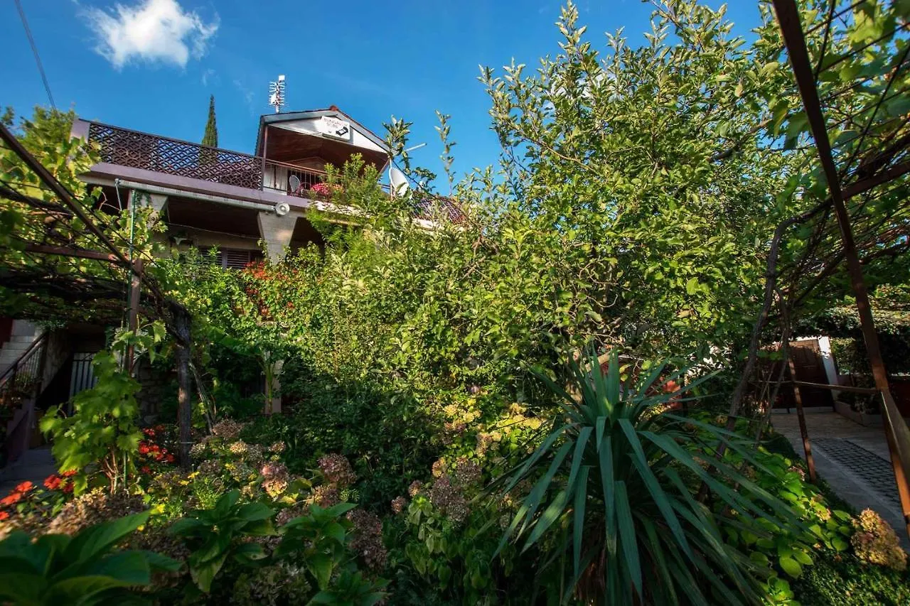 Apartments In Starigrad-Paklenica 6846