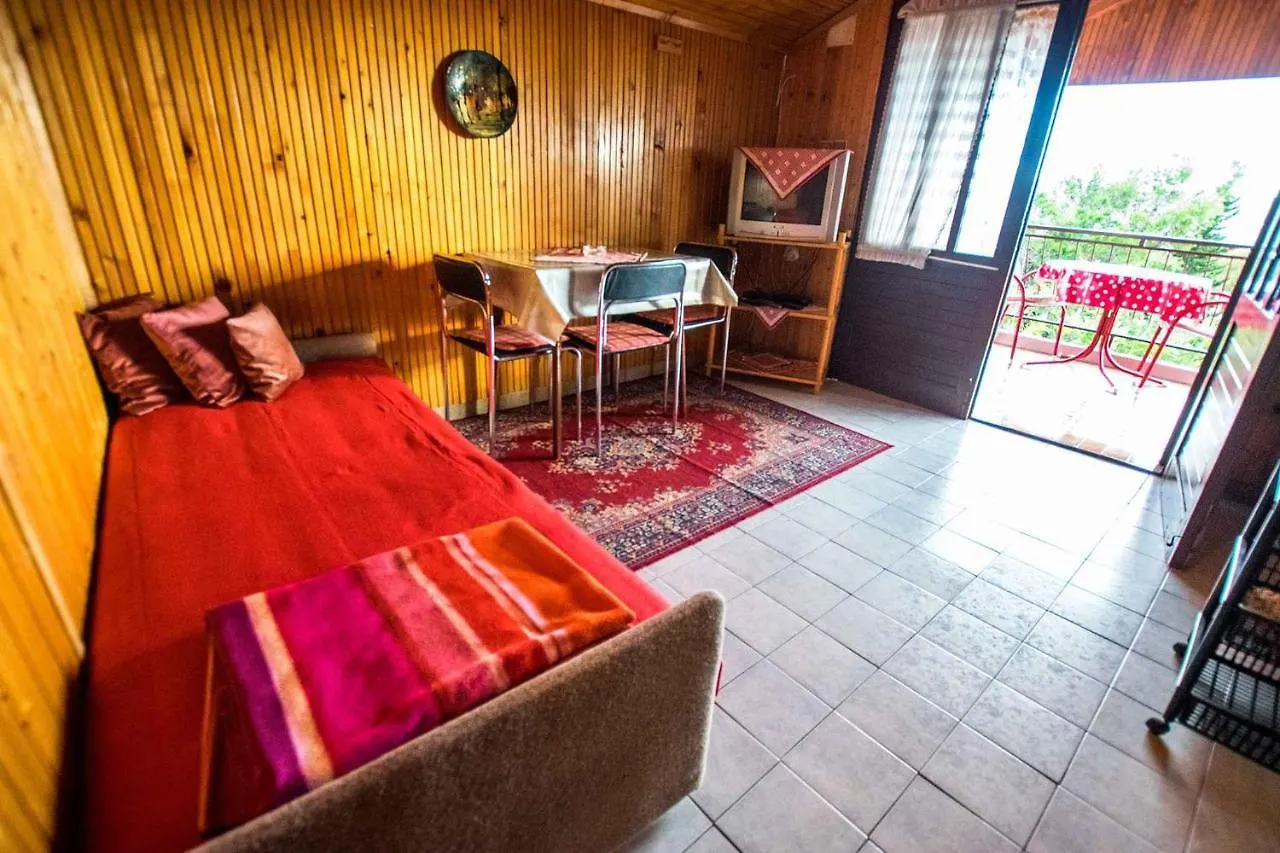 Apartments In Starigrad-Paklenica 6846 Croatia