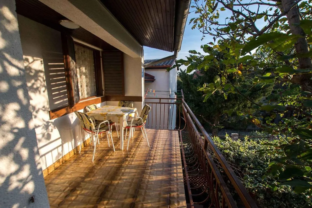 Apartments In Starigrad-Paklenica 6846 Croatia