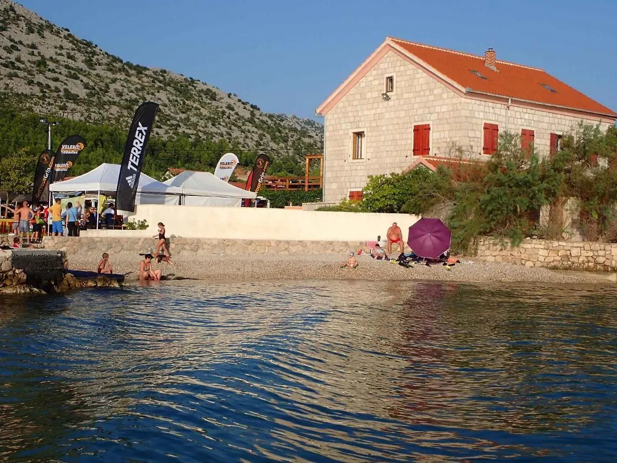 Apartments In Starigrad-Paklenica 6846 Croatia
