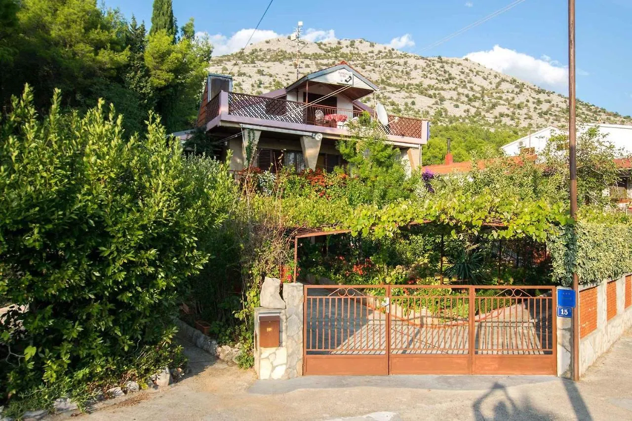 Apartments In Starigrad-Paklenica 6846
